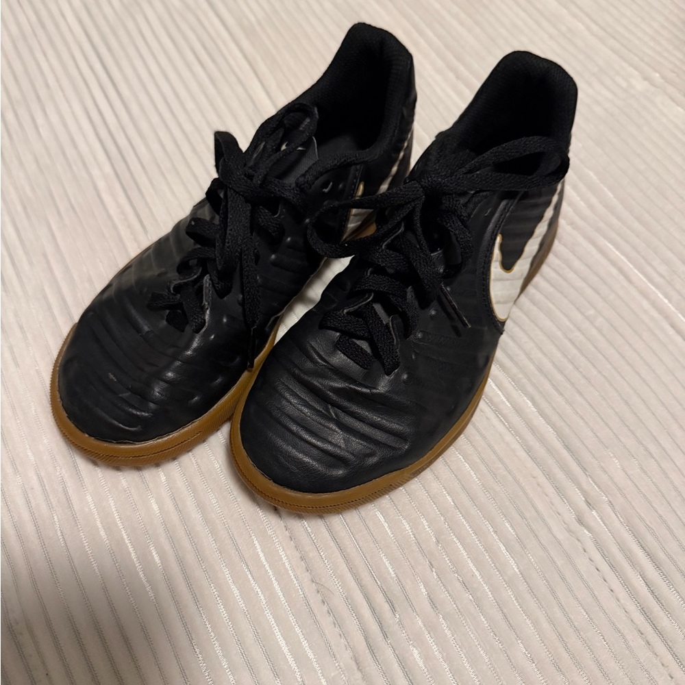 Nike youth Tiempo